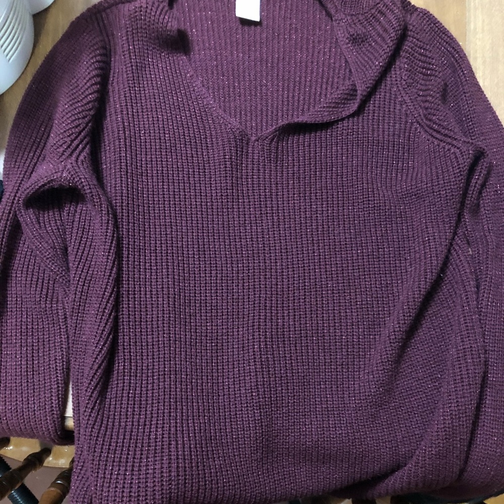 Knit sweater with small glitter